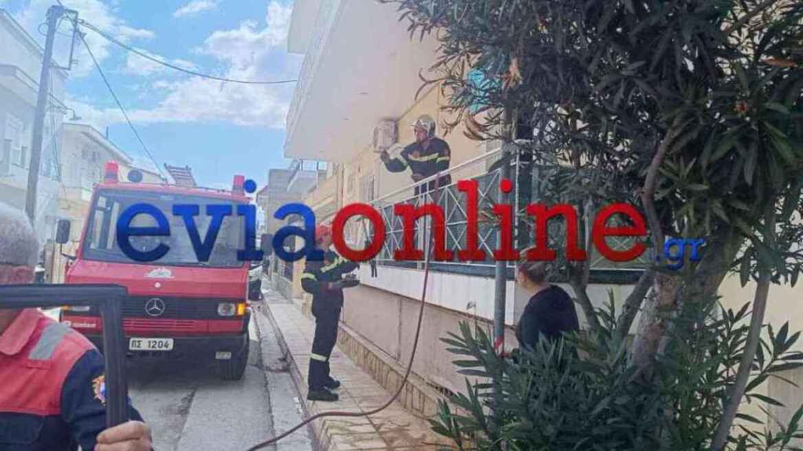 Υπό έλεγχο η φωτιά σε σπίτι στην Αμάρυνθο Εύβοιας, δείτε φωτογραφίες