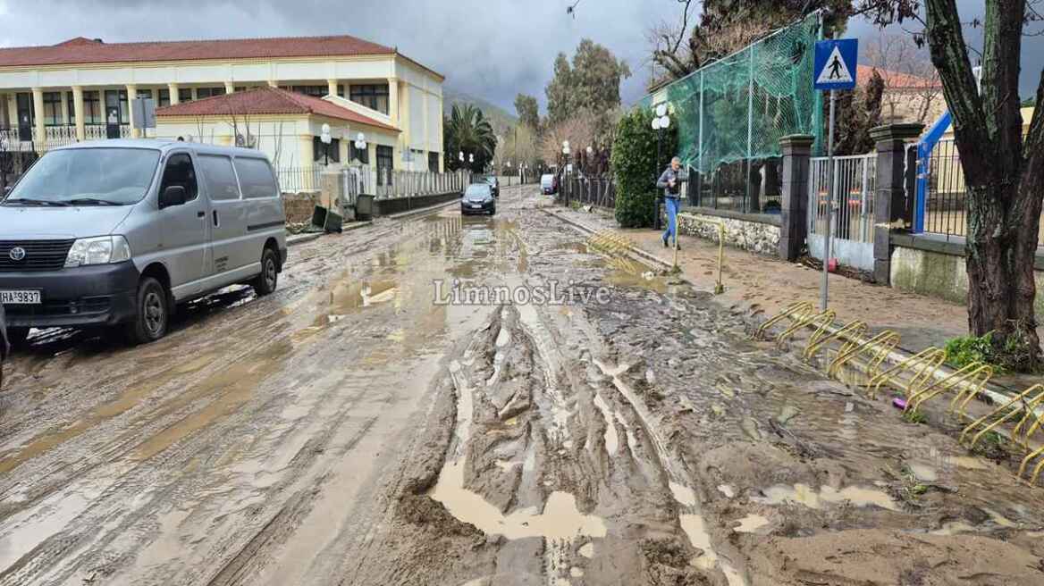 Στο έλεος της κακοκαιρίας η Μύρινα στη Λήμνο, σοβαρές ζημιές σε σπίτια και καταστήματα: Δείτε βίντεο και φωτογραφίες
