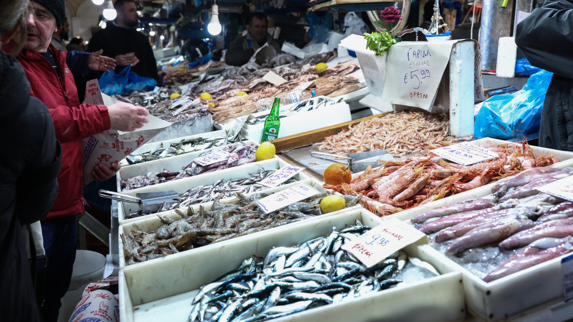 Ακριβότερο φέτος το τραπέζι της Καθαράς Δευτέρας, αυξήσεις έως 30% 