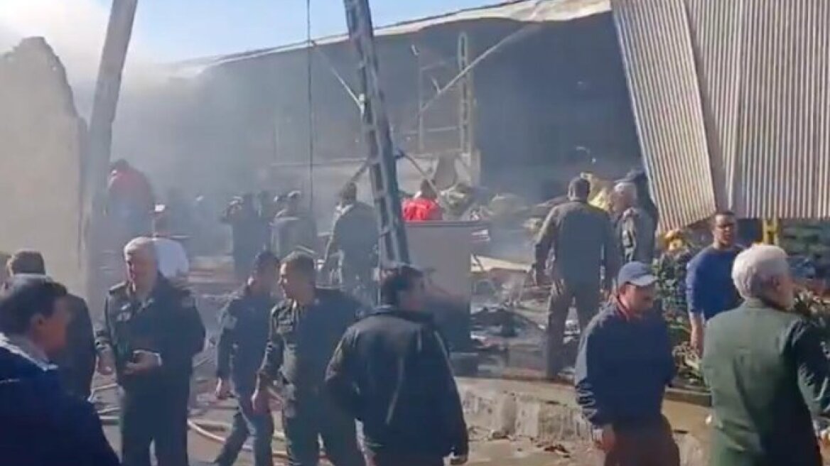 Ελικόπτερο του ιρανικού στρατού συνετρίβη σε αγορά στο Ισφαχάν, τέσσερις νεκροί