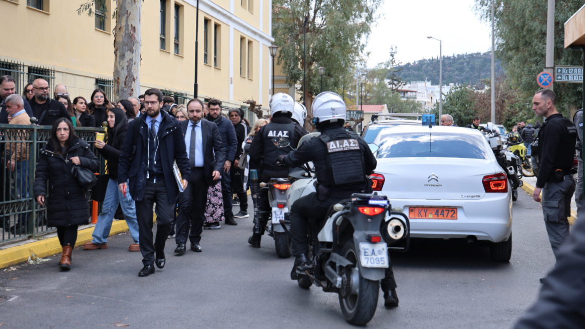 Έληξε ο συναγερμός στα δικαστήρια της Ευελπίδων, αποκαταστάθηκε η κυκλοφορία των οχημάτων
