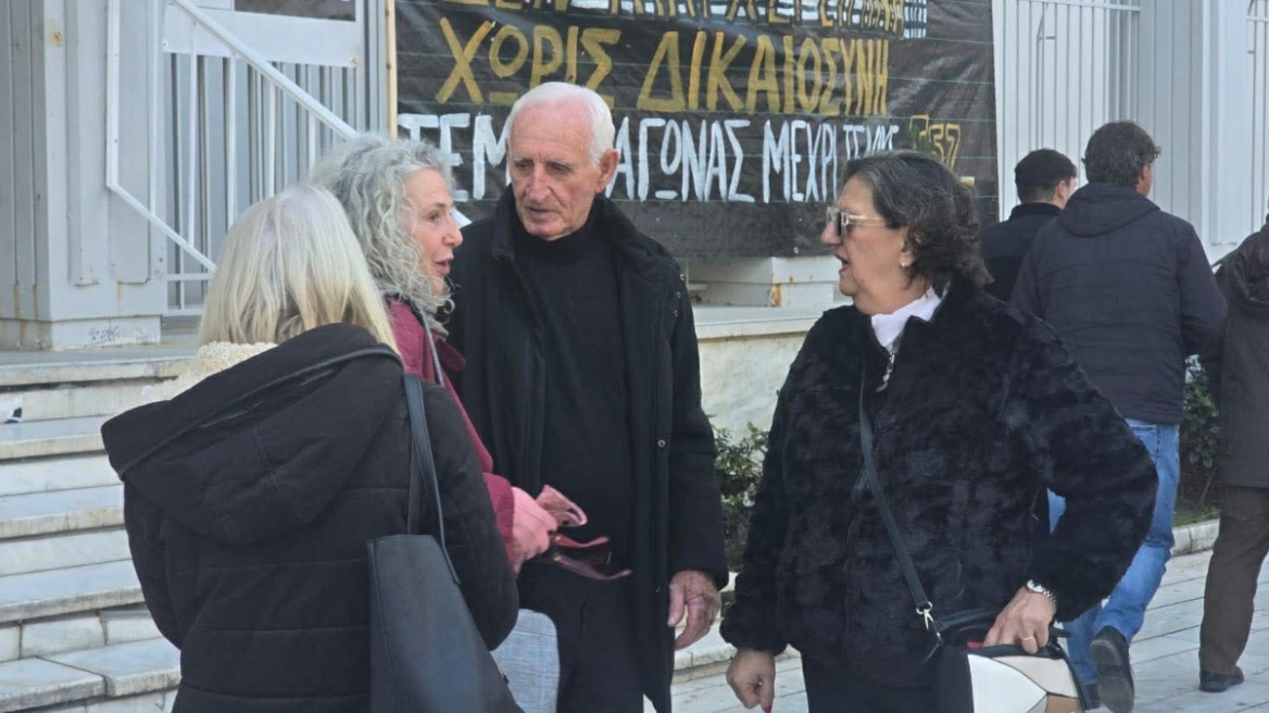 Τέμπη: Άρση τηλεφωνικού απορρήτου του εφέτη ανακριτή Μπακαΐμη για τα βίντεο ζητούν στη δίκη οι συγγενείς