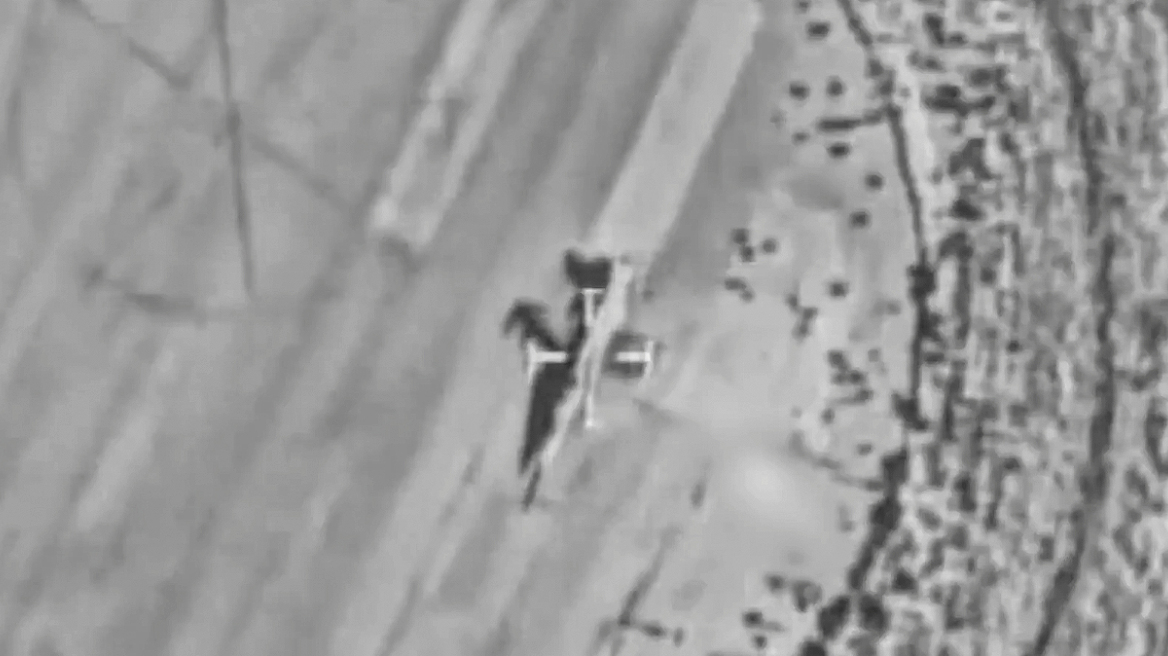 Η στιγμή που οι Ισραηλινοί καταστρέφουν δύο ιρανικά μαχητικά λίγο πριν απογειωθούν από το Ταμπρίζ