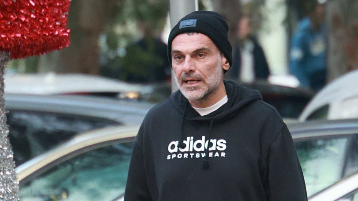 Η φωτογραφία του Τόνυ Μαυρίδη με τον πατέρα του στο νοσοκομείο: «Κράτα γερά»