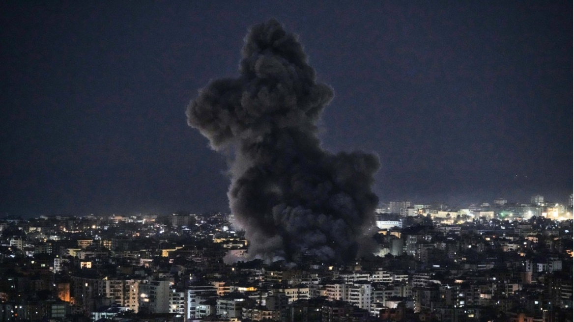 Πλήγματα του Ισραήλ στη Βηρυτό, εκρήξεις και πυρκαγιά στην πρεσβεία των ΗΠΑ στο Ριάντ: «Θα ανταποδώσουμε σύντομα», λέει ο Τραμπ