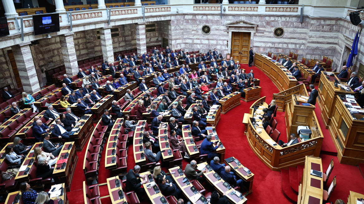 Ψηφοφορία θρίλερ για την επιστολική των Απόδημων Ελλήνων