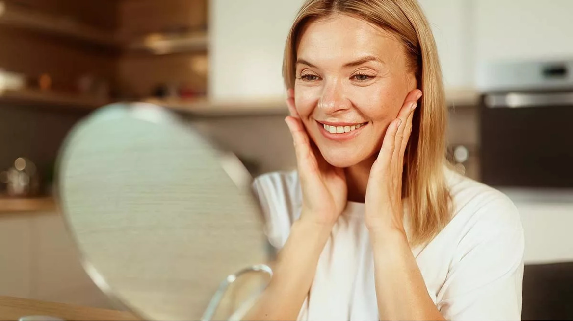 Κολλαγόνο: Πόσο χρήσιμο είναι για το δέρμα και ποιες συνήθειες το καταστρέφουν
