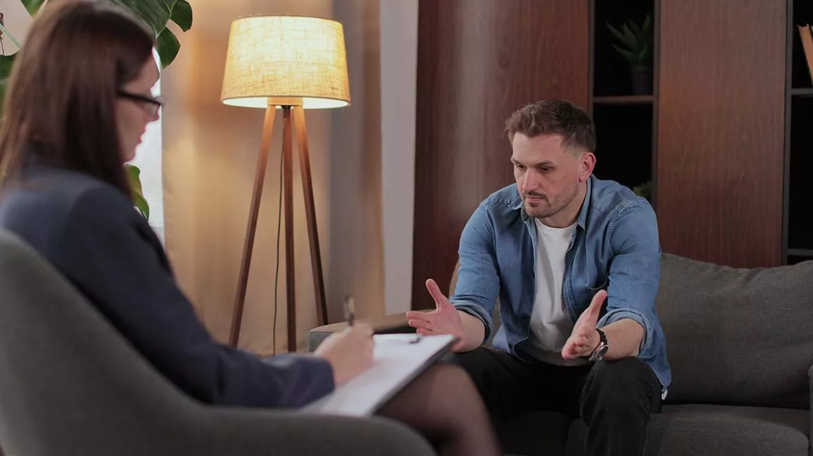 3 λόγοι που εμποδίζουν τους άνδρες να πάνε στον ψυχολόγο
