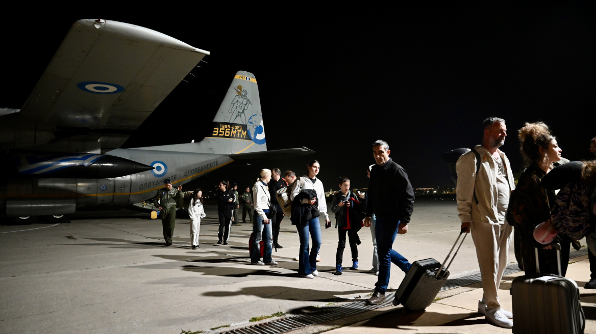 Επιστρέφουν οι Έλληνες πολίτες από τη Μέση Ανατολή: Δύο πτήσεις επαναπατρισμού αναμένονται σήμερα από το Ομάν
