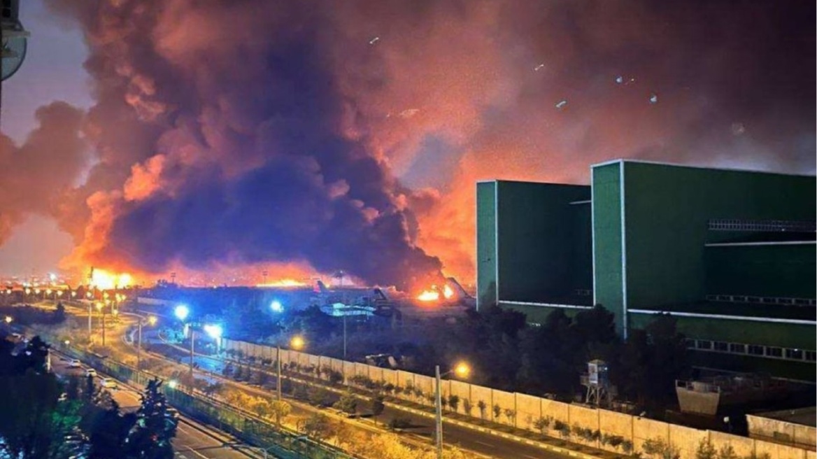 Νέο κύμα ισραηλινών βομβαρδισμών στην Τεχεράνη, στις φλόγες το αεροδρόμιο Μεχραμπάντ -  Απειλές του Ιράν σε όσες ευρωπαϊκές χώρες συμμαχήσουν με ΗΠΑ και Ισραήλ 