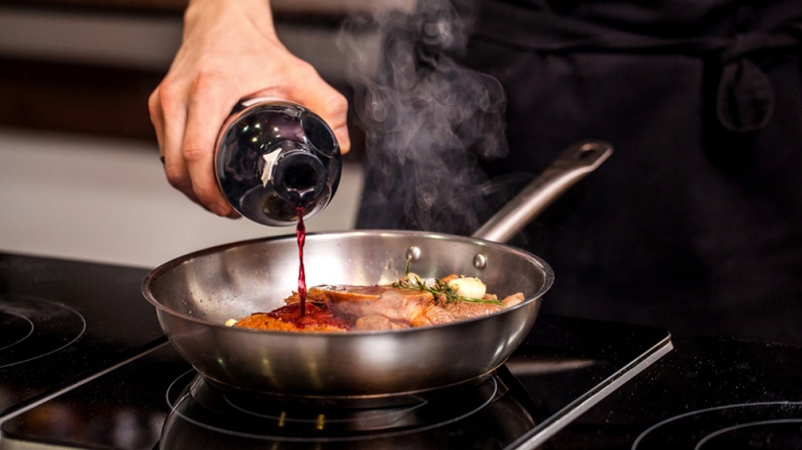 Ρεντουξιόν: Τι σημαίνει στη μαγειρική και πώς συμπυκνώνει τη γεύση