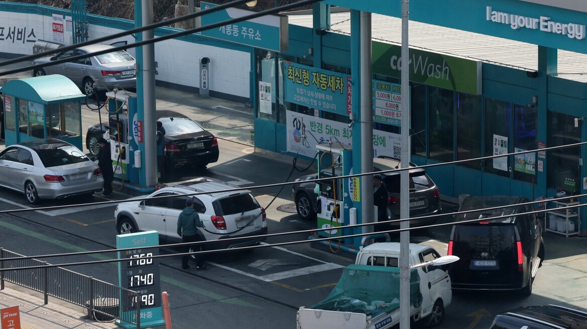 Η Νότια Κορέα βάζει πλαφόν στα καύσιμα για πρώτη φορά μετά από 30 χρόνια λόγω της εκτίναξης των τιμών πετρελαίου
