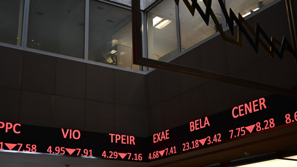 Χρηματιστήριο: Δεύτερη σερί πτώση, αλλά συρρίκνωσε τις αρχικές απώλειες, κράτησε τις 2.100 μονάδες