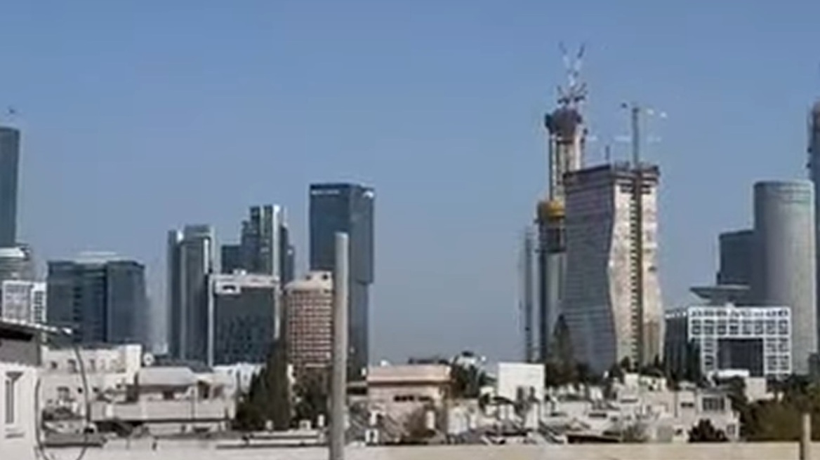 Σειρήνες και αναχαίτιση βαλλιστικών πυραύλων στον ουρανό του Τελ Αβίβ, δείτε βίντεο