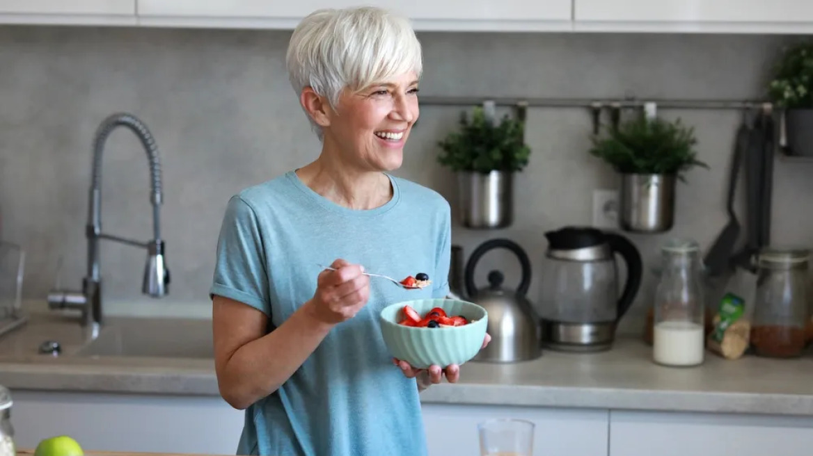 Τροφές που βοηθούν τις αρθρώσεις – Η διαιτολόγος μιλά για τη διατροφή στη ρευματοειδή αρθρίτιδα