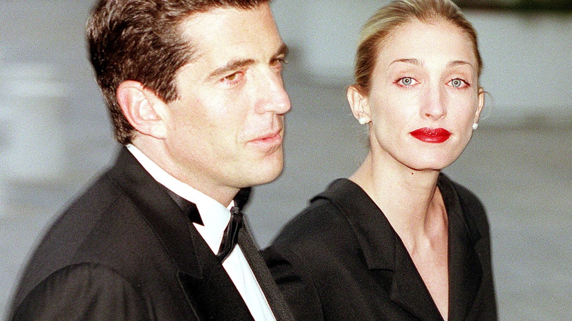 Η μινιμαλιστική πολυτέλεια της Carolyn Bessette-Kennedy: Τα κοσμήματα και τα ρολόγια που καθόρισαν το στυλ της
