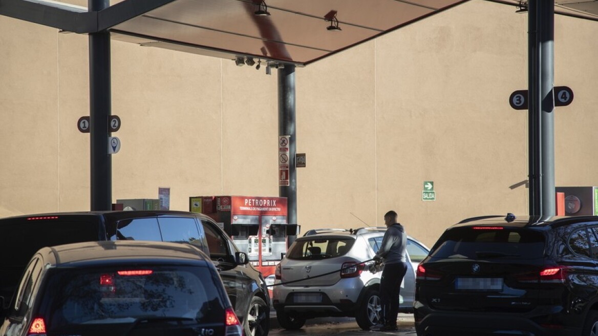 Μέτρα για να περιορίσει την αύξηση των τιμών σε ηλεκτρικό ρεύμα  και καύσιμα θα πάρει η Ισπανία
