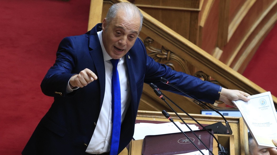 Ο Βελόπουλος έφτασε να εξυμνεί τη Χούντα για τις εξορύξεις, δείτε βίντεο