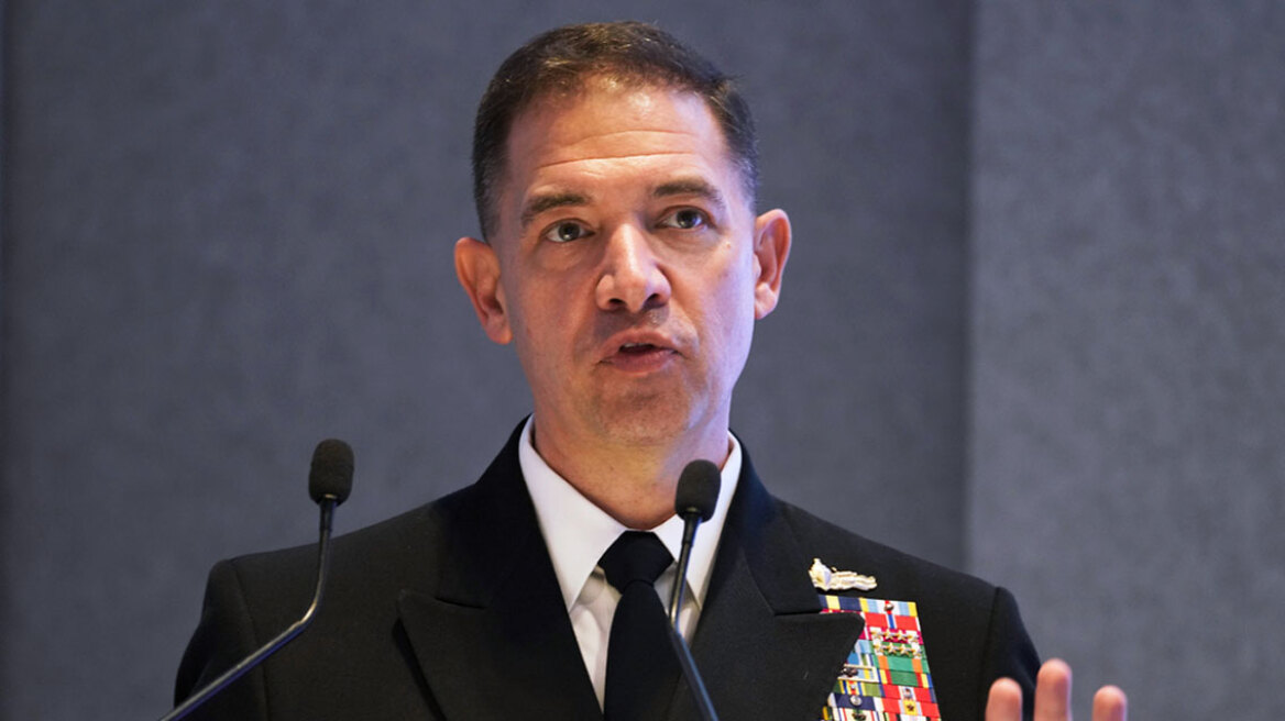 Μπραντ Κούπερ: Μάχιμος και παρών στην πρώτη γραμμή, ποιος είναι ο ναύαρχος που καλείται να συνεχίσει τον πόλεμο, μέχρι ο Τραμπ να πει «τέλος»