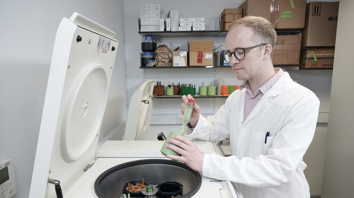 Πλαστικά μπουκάλια μετατρέπονται σε φάρμακο για τη θεραπεία της νόσου Πάρκινσον