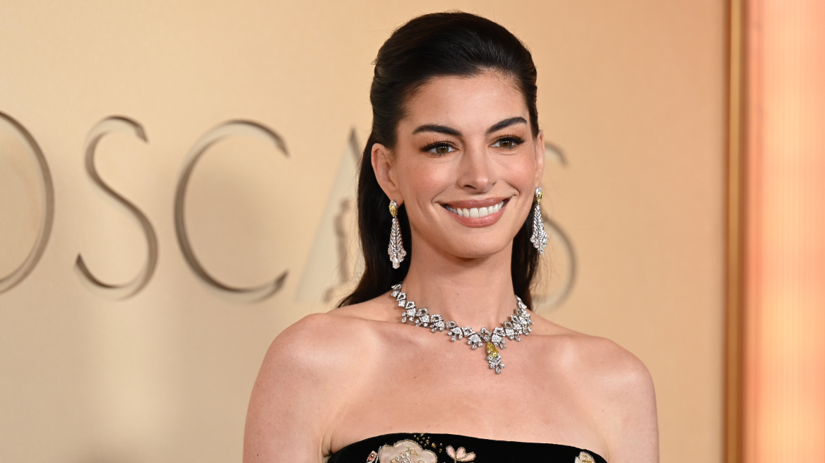 Oscars 2026: Τα πιο εντυπωσιακά beauty look που είδαμε στο κόκκινο χαλί
