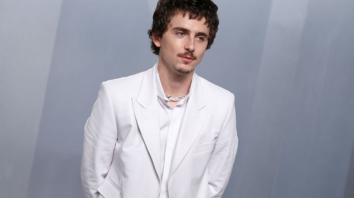 Έπεσε ο Τιμοτέ Σαλαμέ στα σκαλιά των Όσκαρ; Η αλήθεια πίσω από τη viral φωτογραφία