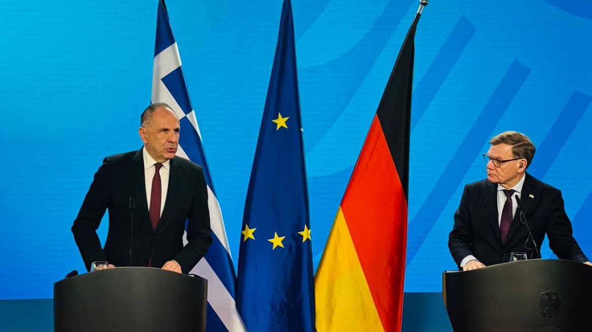 Γεραπετρίτης: Ανησυχούμε για την κατάσταση στον Λίβανο και στη Δυτική Όχθη