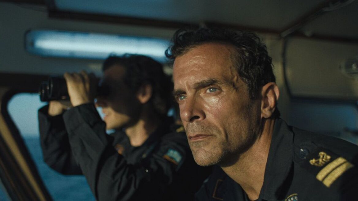 Κωνσταντίνος Μαρκουλάκης: Διχασμένος ανάμεσα στο καθήκον και την ανθρωπιά στη νέα ταινία «I was a stranger»