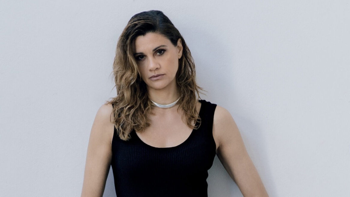 Άννα-Μαρία Παπαχαραλάμπους: «Πιστεύω βαθιά ότι δεν πρέπει να υπάρχει ο όρος "σωστή" μητέρα»