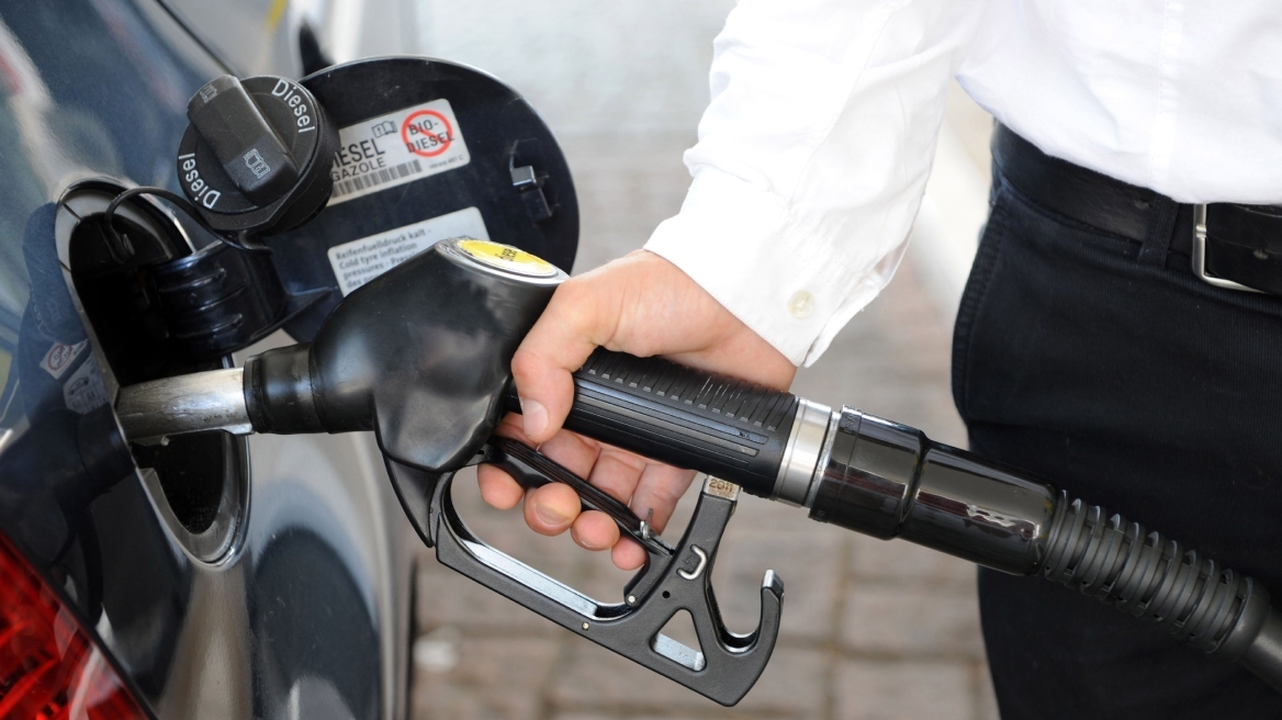 Αυστρία: Η κυβέρνηση μειώνει τον φόρο στη βενζίνη προκειμένου να αντιμετωπίσει τον αντίκτυπο του πολέμου στο Ιράν