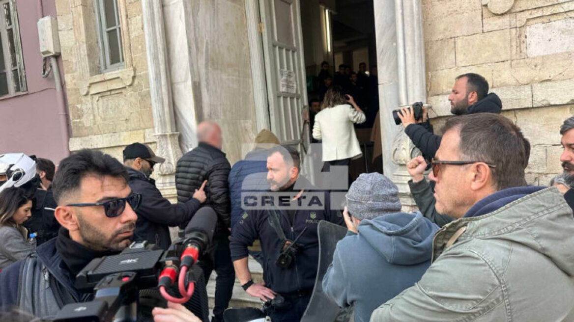 Με βανάκι της Αστυνομίας έφτασαν στον εισαγγελέα Ηρακλείου οι συλληφθέντες για το κύκλωμα εμπορίας ανθρώπων