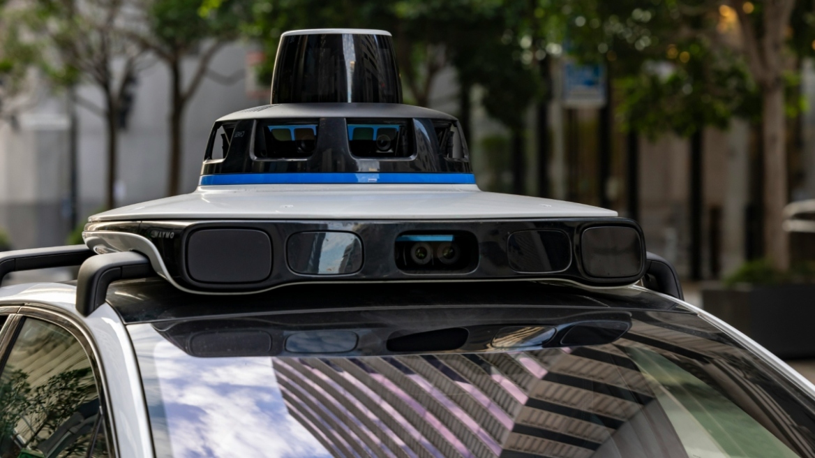 Η Uber επενδύει 1,25 δισ. δολάρια για να ρίξει στους δρόμους 50.000 ρομποταξί στο άμεσο μέλλον