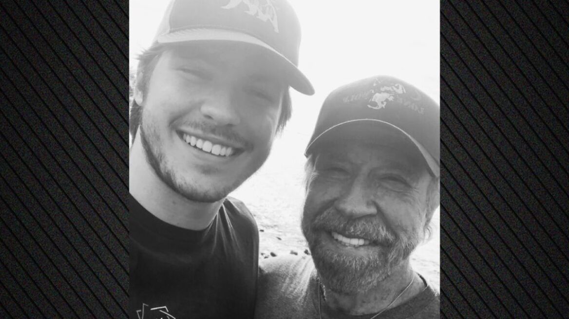 Συντετριμμένος ο γιος του Τσακ Νόρις: Είμαι τόσο περήφανος που είμαι παιδί σου