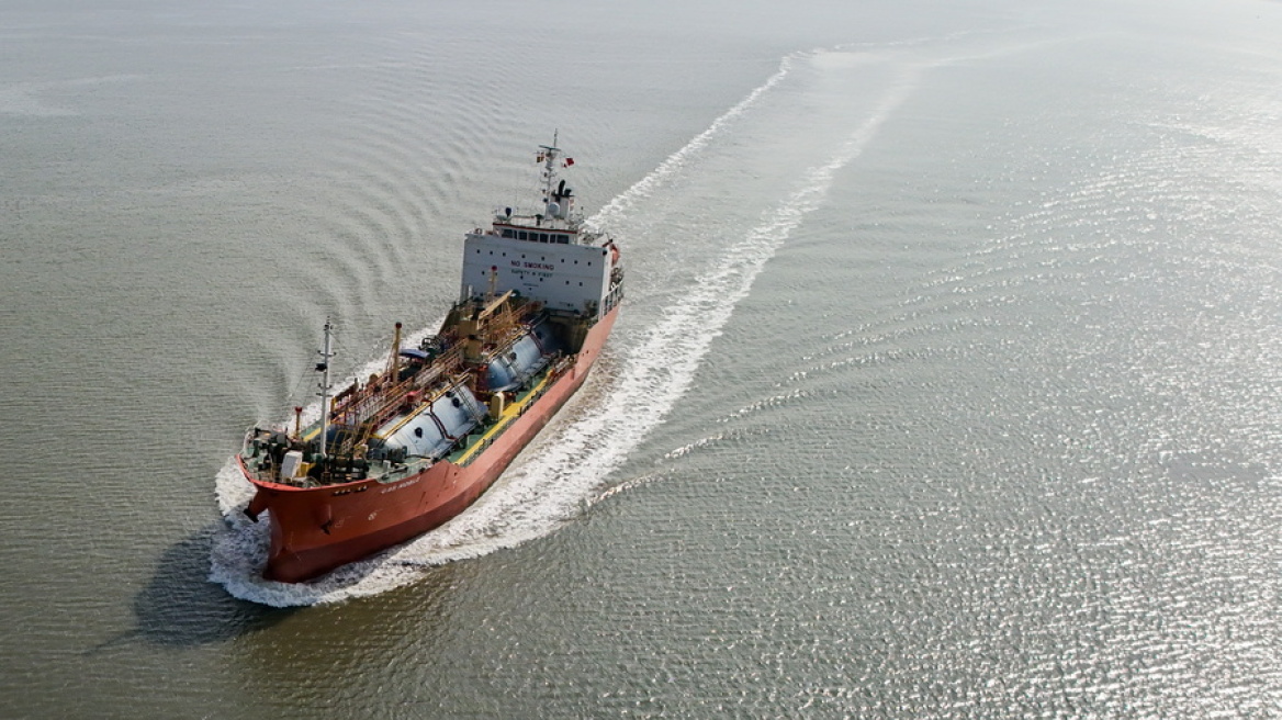 Τουρκικό πετρελαιοφόρο χτυπήθηκε από drones στη Μαύρη Θάλασσα