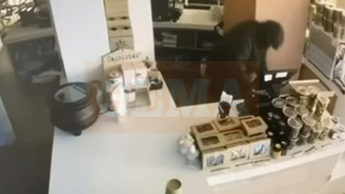 Συνελήφθη ζευγάρι που είχε ανοίξει πάνω από 20 καταστήματα στα Νότια Προάστια, δείτε βίντεο από τη δράση τους