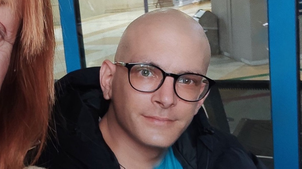 Χειρουργήθηκε για αφαίρεση όγκου ο δήμαρχος του Άη Στράτη: Η πρώτη φωτογραφία του μετά την επέμβαση