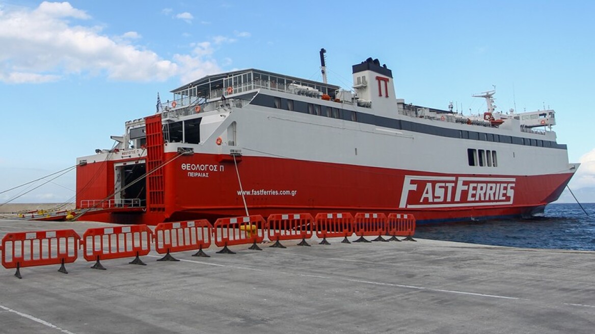 Ταλαιπωρία για 673 επιβάτες του πλοίου «Θεολόγος»: Καθυστέρηση απόπλου λόγω εμπλοκής κάβου στην προπέλα