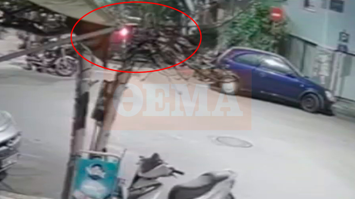 Δείτε βίντεο: Η στιγμή που μεθυσμένη οδηγός στους Αμπελόκηπους παίρνει σβάρνα 14 σταθμευμένα ΙΧ 