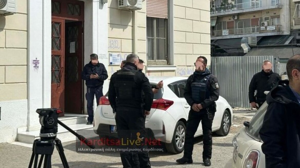 Στον εισαγγελέα οδηγήθηκαν οι δύο νεαροί για τη δολοφονία του τραγουδιστή στην Καρδίτσα