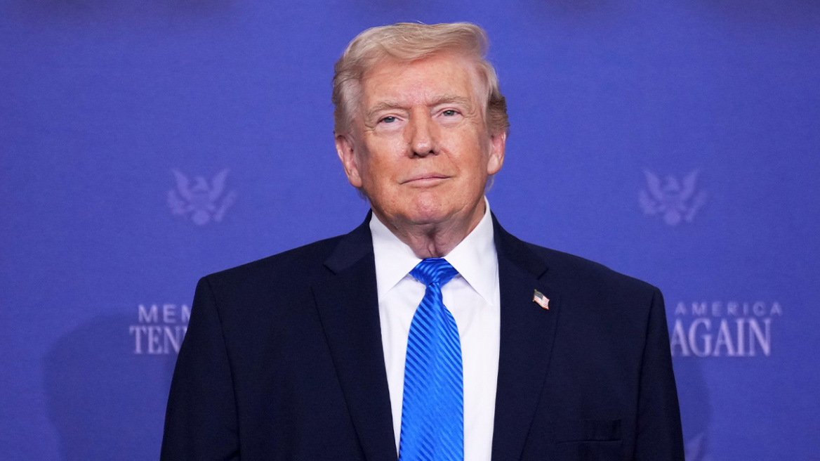 Ο Τραμπ ψήφισε με επιστολική ψήφο σε εκλογές στη Φλόριντα, που ονομάζει απάτη