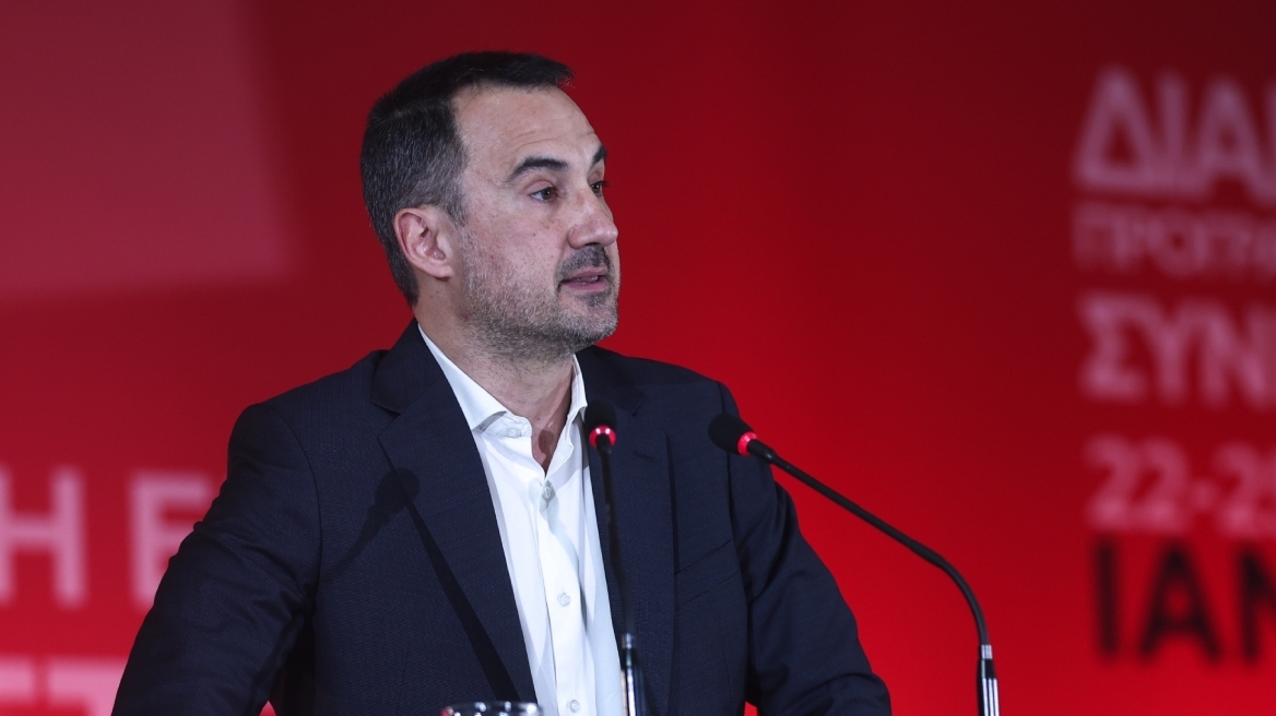 Αφετηρία εξελίξεων η σημερινή παραίτηση Χαρίτση: Το «κόμμα Τσίπρα», ο ΣΥΡΙΖΑ και η διεύρυνση ΠΑΣΟΚ