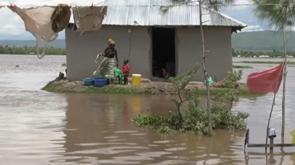 Τουλάχιστον 88 νεκροί και 34.000 άστεγοι εξαιτίας των πλημμυρών στην Κένυα
