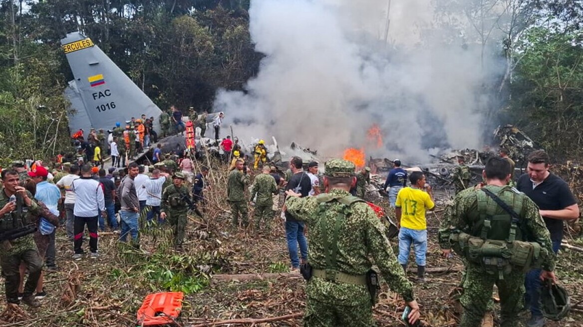 Στους 69 οι νεκροί από τη συντριβή μεταγωγικού αεροσκάφους στη Κολομβία