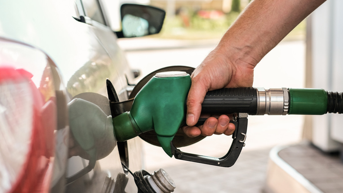 Έκτακτα μέτρα στήριξης: Πώς θα επιλεγούν οι δικαιούχοι για το Fuel Pass, σε ποιες περιοχές θα δοθεί υψηλότερη επιδότηση