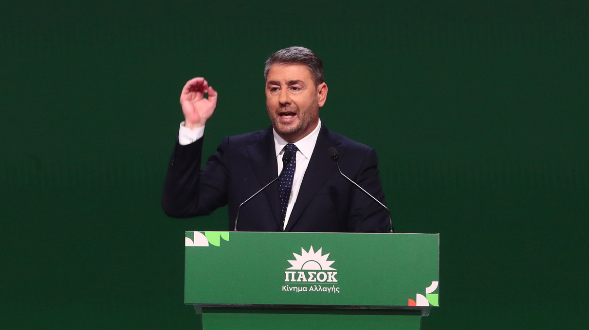 Ανδρουλάκης στο 4ο Συνέδριο του ΠΑΣΟΚ: Εκτός πραγματικότητας όποιος πιστεύει στα σενάρια συνεργασίας με τη ΝΔ