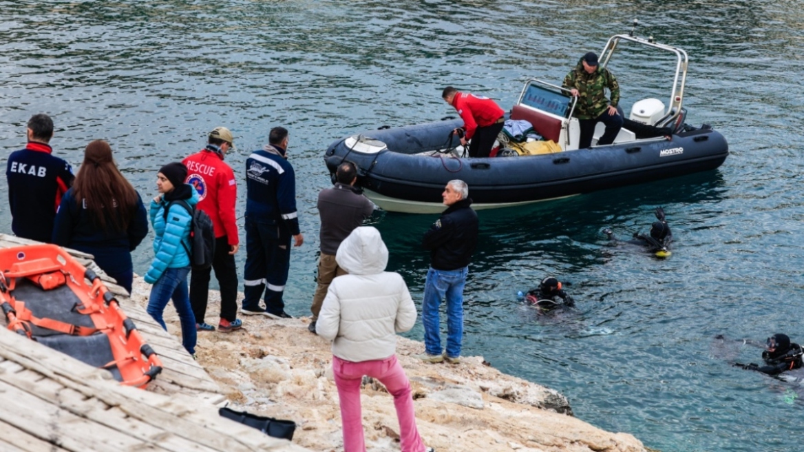 Σήμερα η επιχείρηση ανάσυρσης του 34χρονου δύτη από το Πηγάδι του Διαβόλου στη Βουλιαγμένη, θα διαρκέσει πάνω από 1,5 ώρα