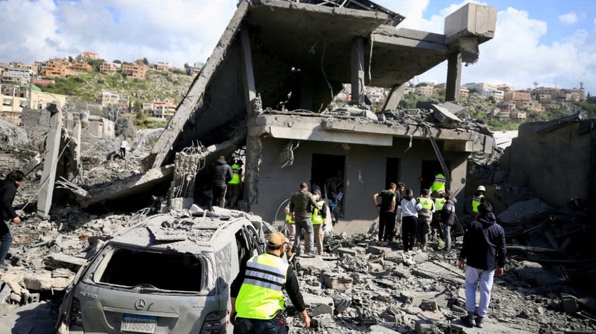 Το protothema στις βομβαρδισμένες περιοχές του νότιου Λιβάνου: Εικόνες καταστροφής, νεκροί και τραυματίες μετά τα χτυπήματα