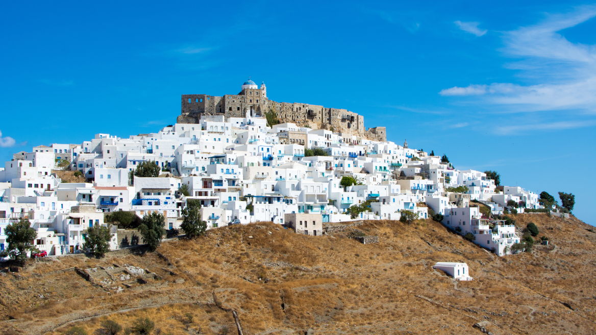 Αποθέωση του Guardian για την Αστυπάλαια: «Η κορυφαία ταξιδιωτική ιδέα για το 2026»
