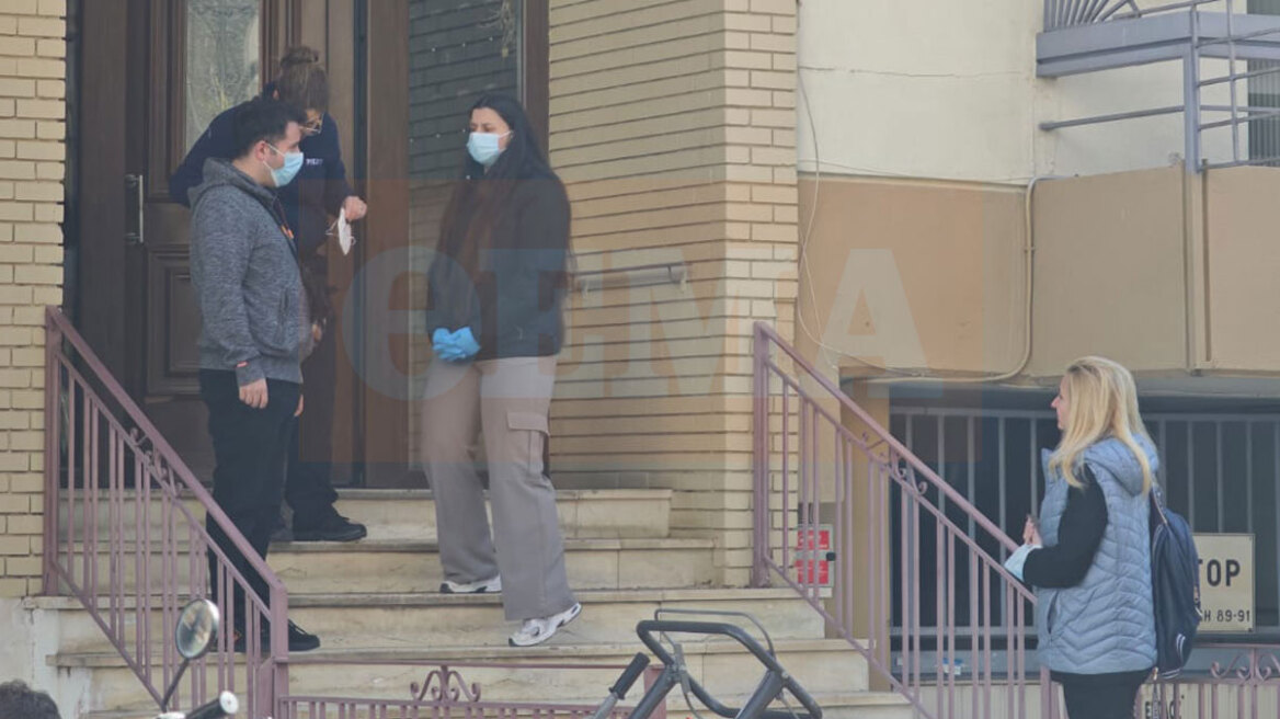 Θρίλερ στου Ζωγράφου: Νεκρές μάνα και κόρη σε «σφραγισμένο» δωμάτιο, έχει προσαχθεί ο γιος της οικογένειας