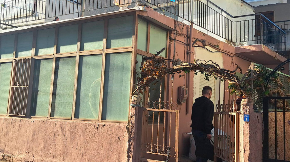 Θρίλερ με νεκρή 59χρονη σε διαμέρισμα στη Θεσσαλονίκη, δείτε βίντεο